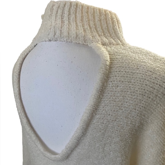 Express | Womens Cream Super soft open back turtle neck sweater size SP - Picture 3 of 7
